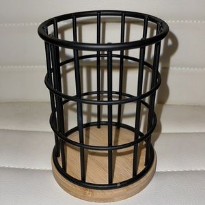 brand new wire storage cup